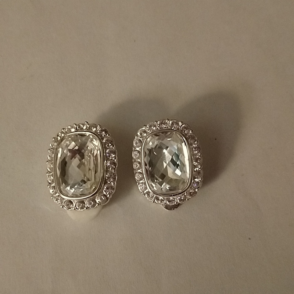 Diamond like clip on earrings